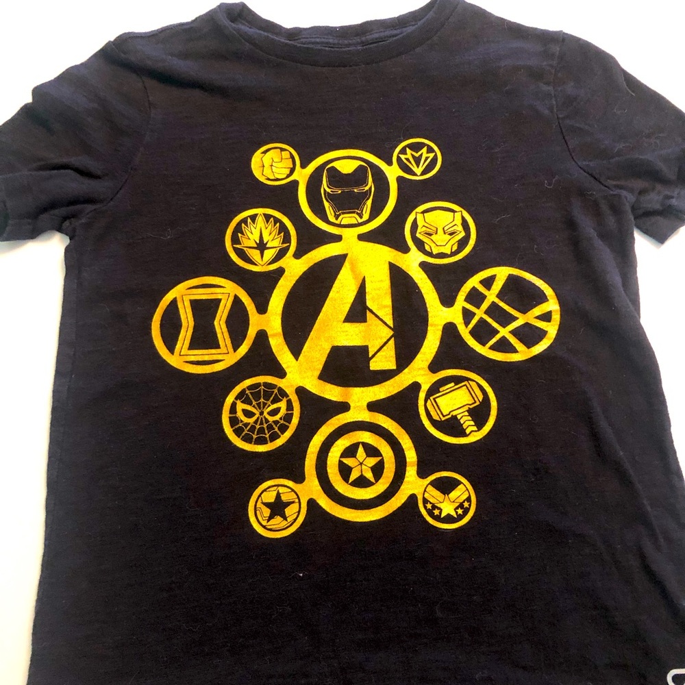 Gap Fit boys Marvel tee shirt 12